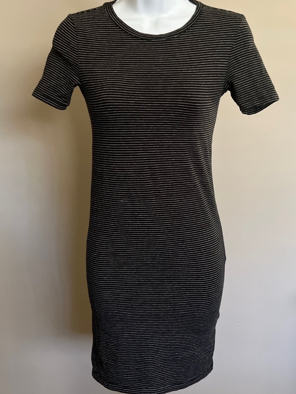 H&M Striped Short-Sleeve Bodycon Dress in Black and White, XS